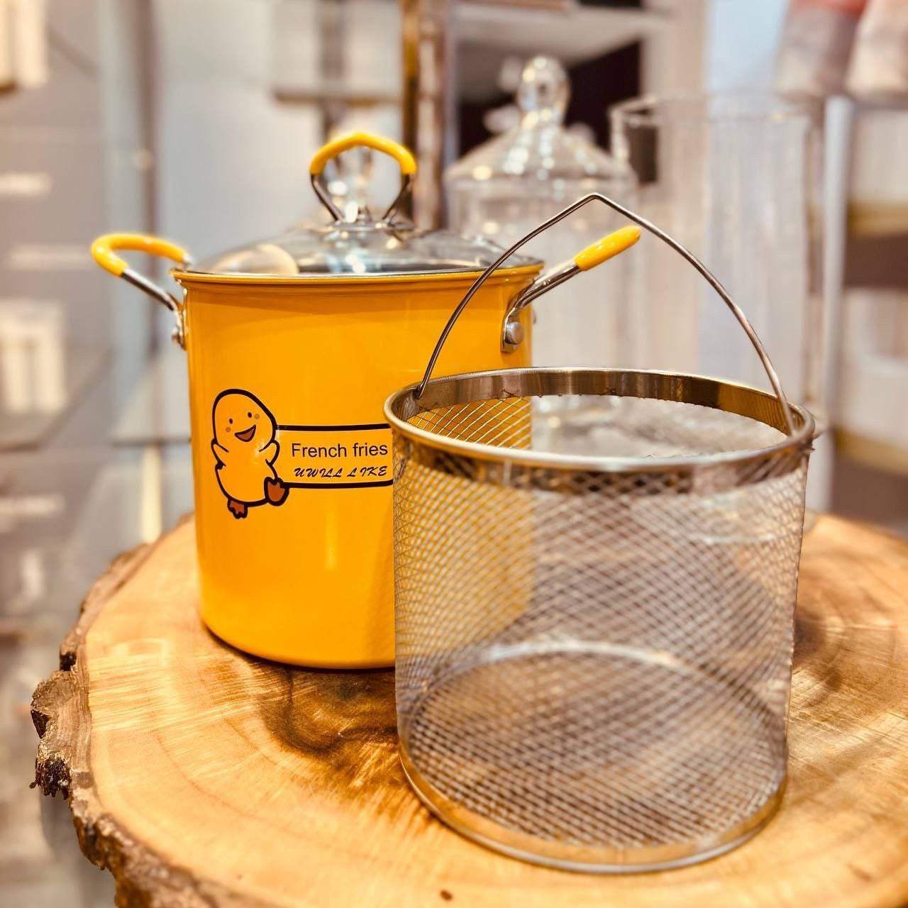 قدر قلي عميق على شكل بطة