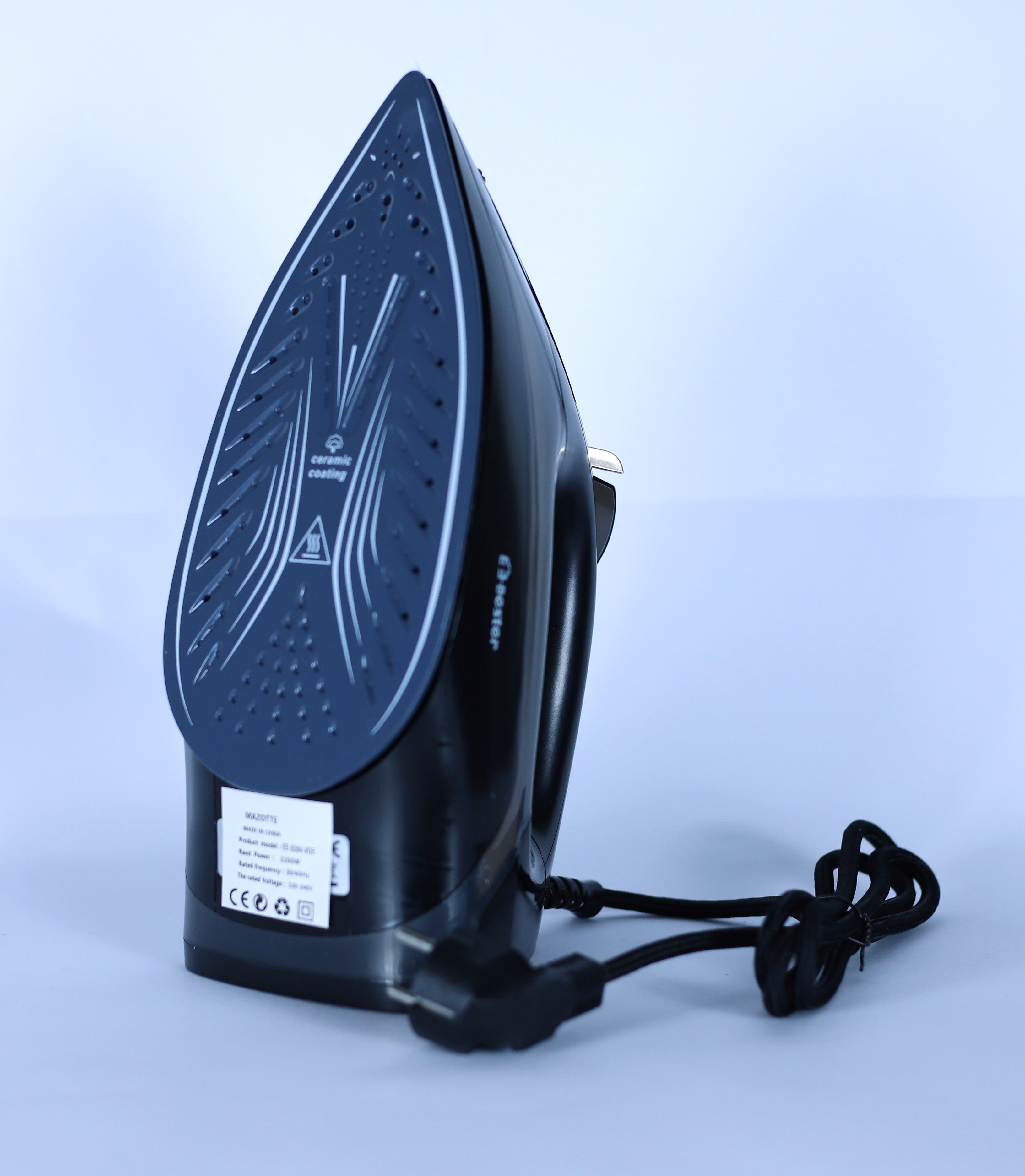 مكواة ملابس