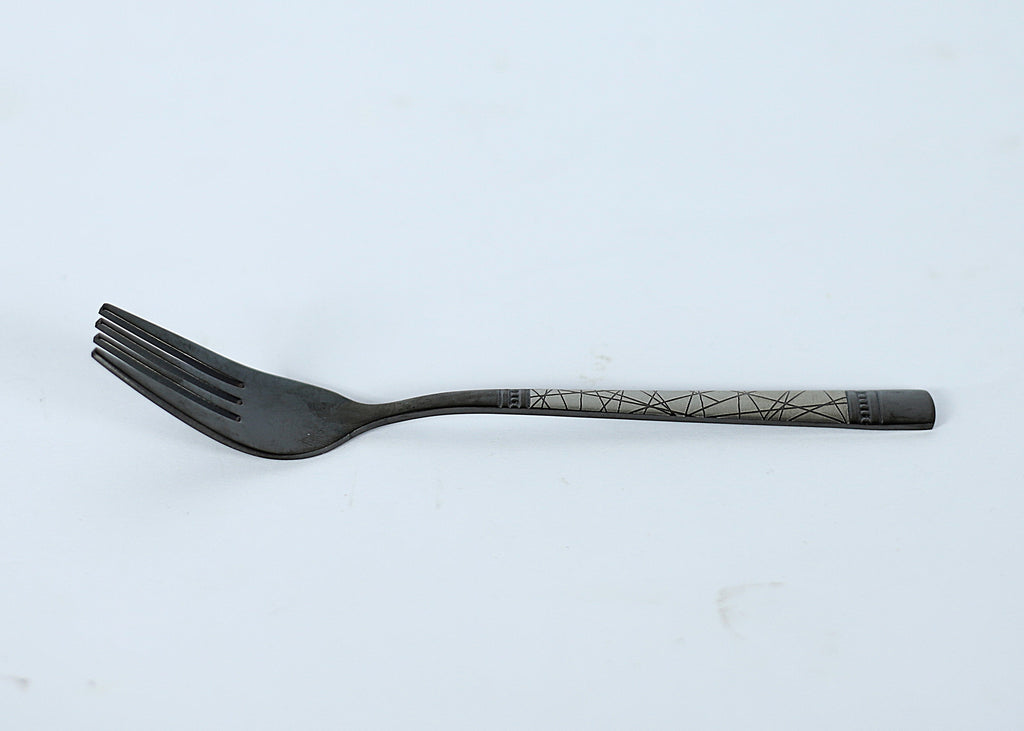 طقم "مودرن جروفز" 6 قطع - شوك كبيرة سوداء بتصميم عصري ونقشة مخططة