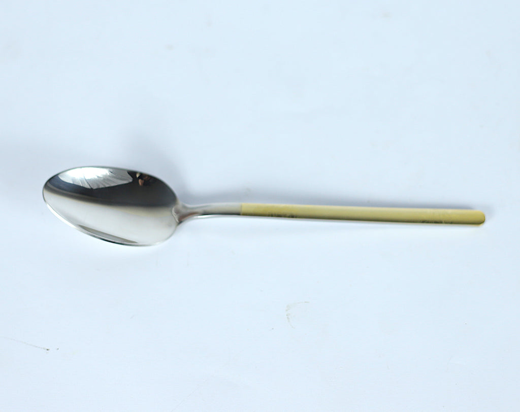 طقم معالق وشوك "جولدن تويست" 30 قطعة - ستانلس ستيل بلمسات ذهبية على حامل معدني.